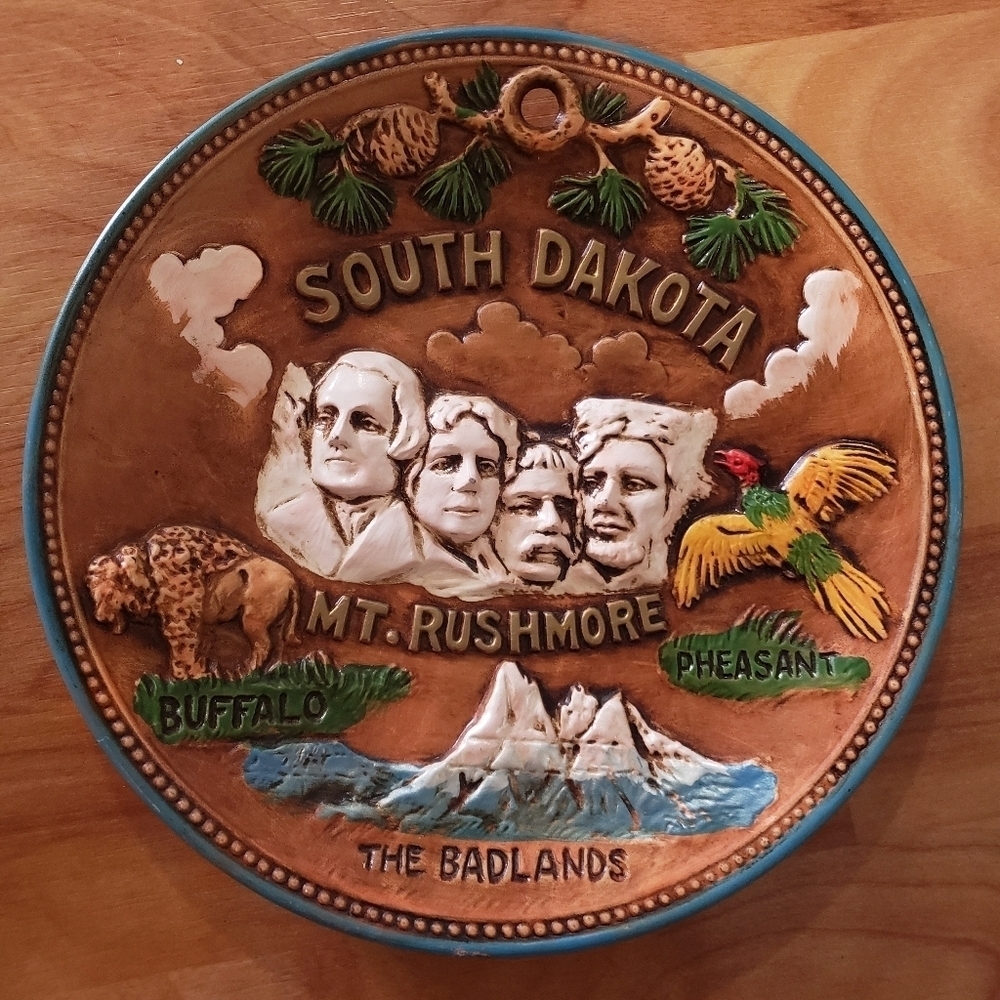 VTG MT. RUSHMORE PLATE SOUTH DAKOTA, Ceramic SOUVENIR WALL PLAQUE/DISH, JAPAN 8"